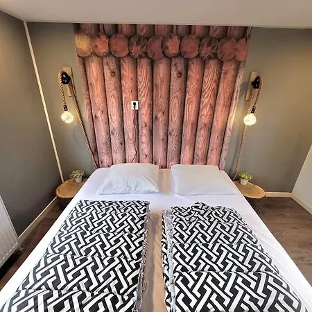 Kom Genieten In Het Houthakkers Huisje! Шале *