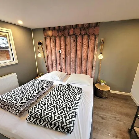 Шале Kom Genieten In Het Houthakkers Huisje!