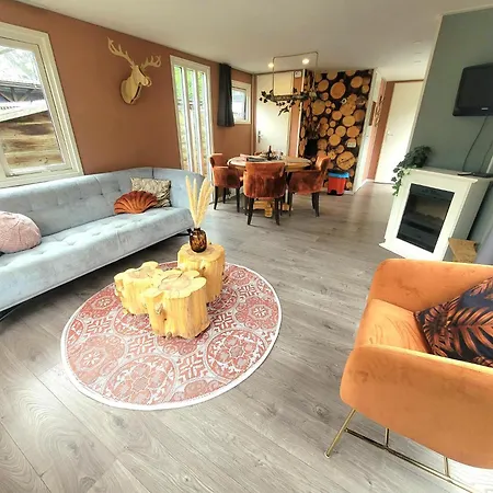Kom Genieten In Het Houthakkers Huisje! Шале